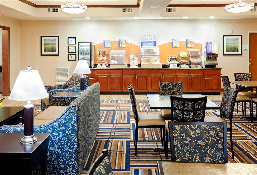 Holiday Inn Express Hotel & Suites Mount Airy By Ihg Exterior foto