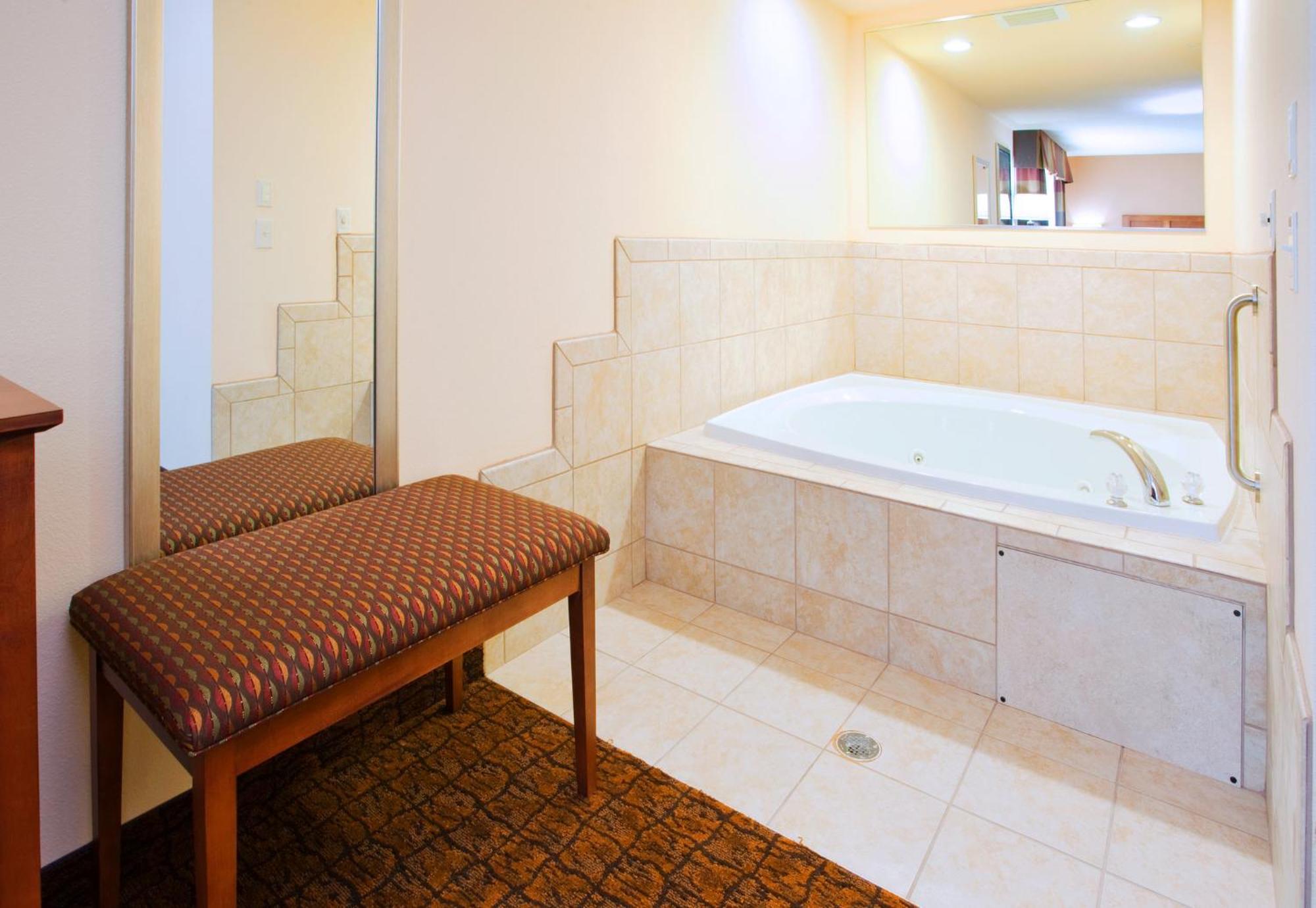 Holiday Inn Express Hotel & Suites Mount Airy By Ihg Exterior foto